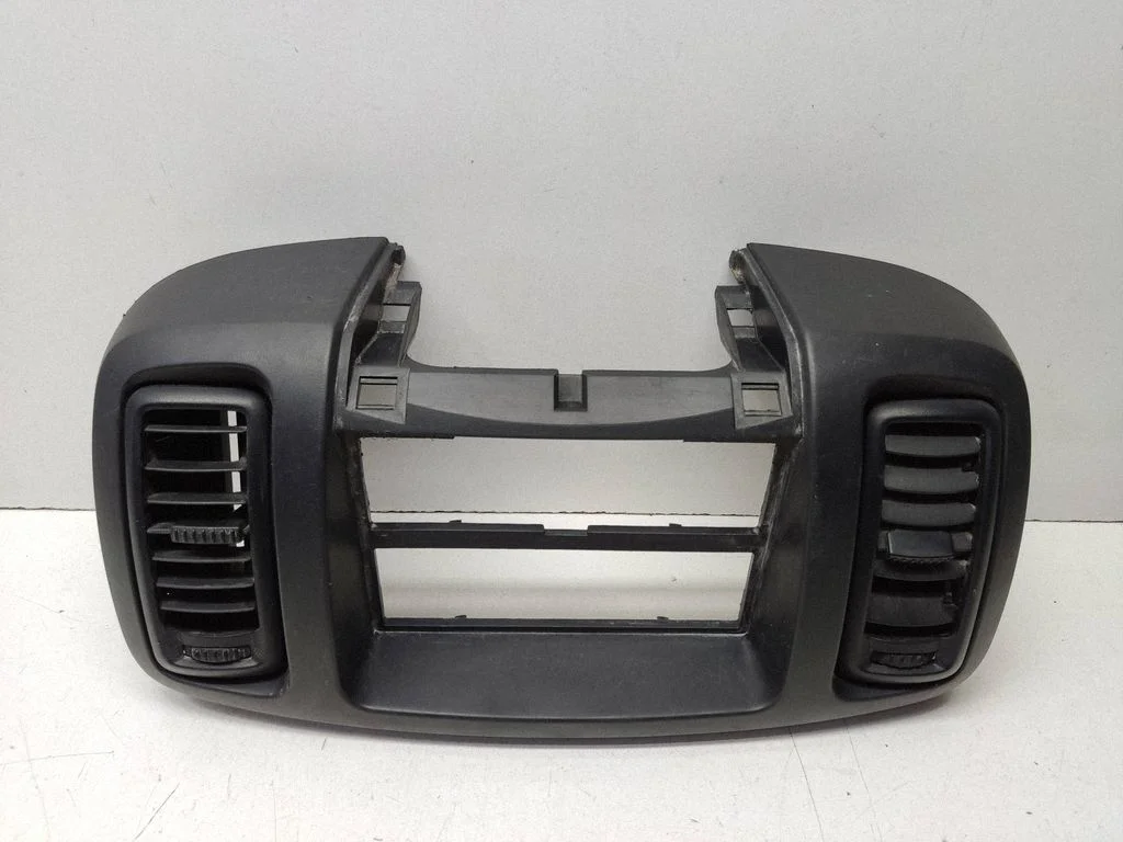 Raadio/navigatsiooni viimistlus R6136S140