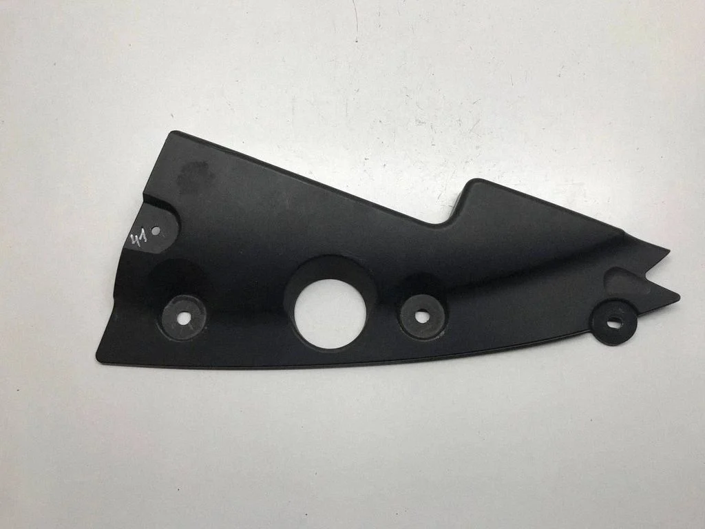 Radiator trim – Nissan Murano Z50 (2002-2008)