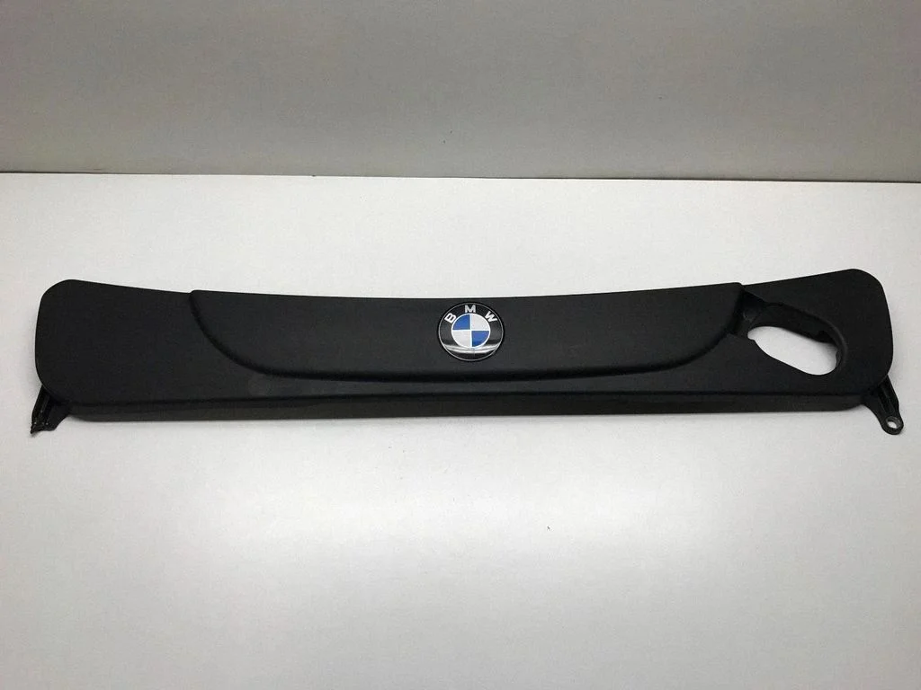 Radiator trim – BMW 5 Series E60 E61 (2004-2010)