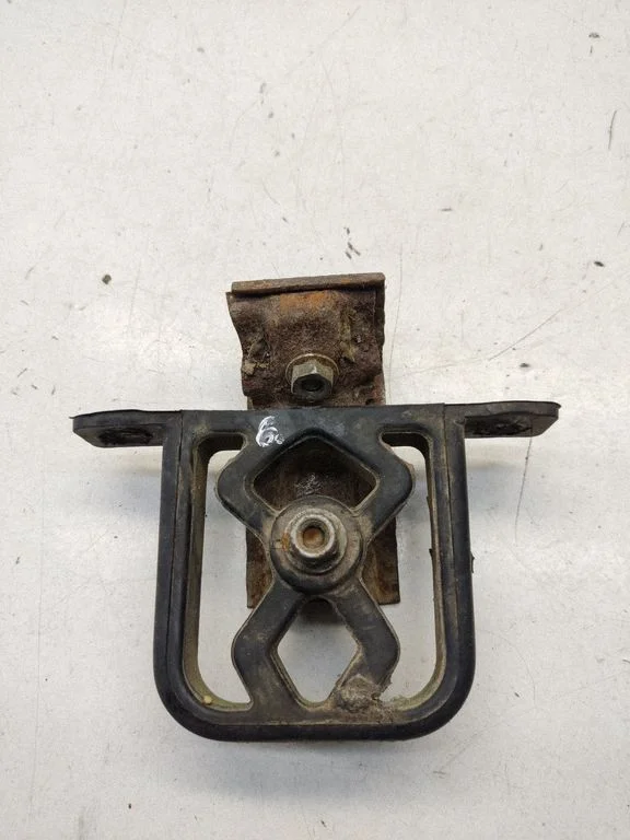 Muffler mount bracket/holder 1723101