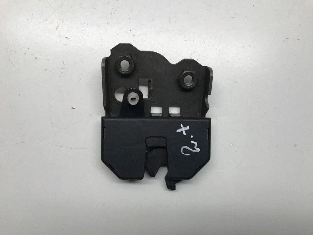 Seat back rest lock catch