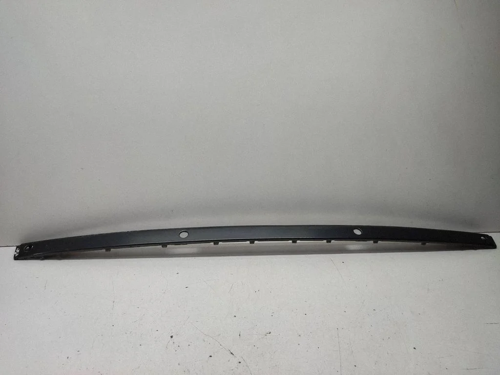 Rear bumper trim bar molding – BMW 7 Series E65 E66 (2001-2008)