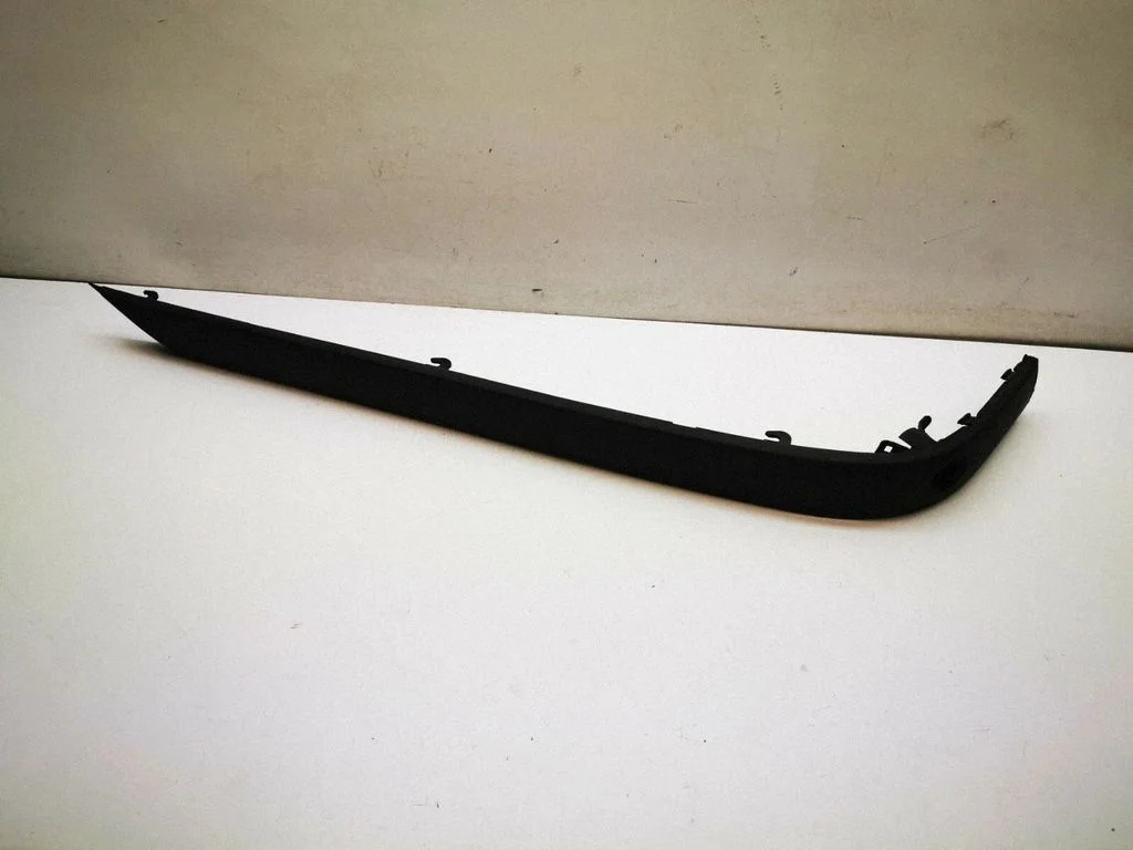 Rear bumper trim bar molding 8135487