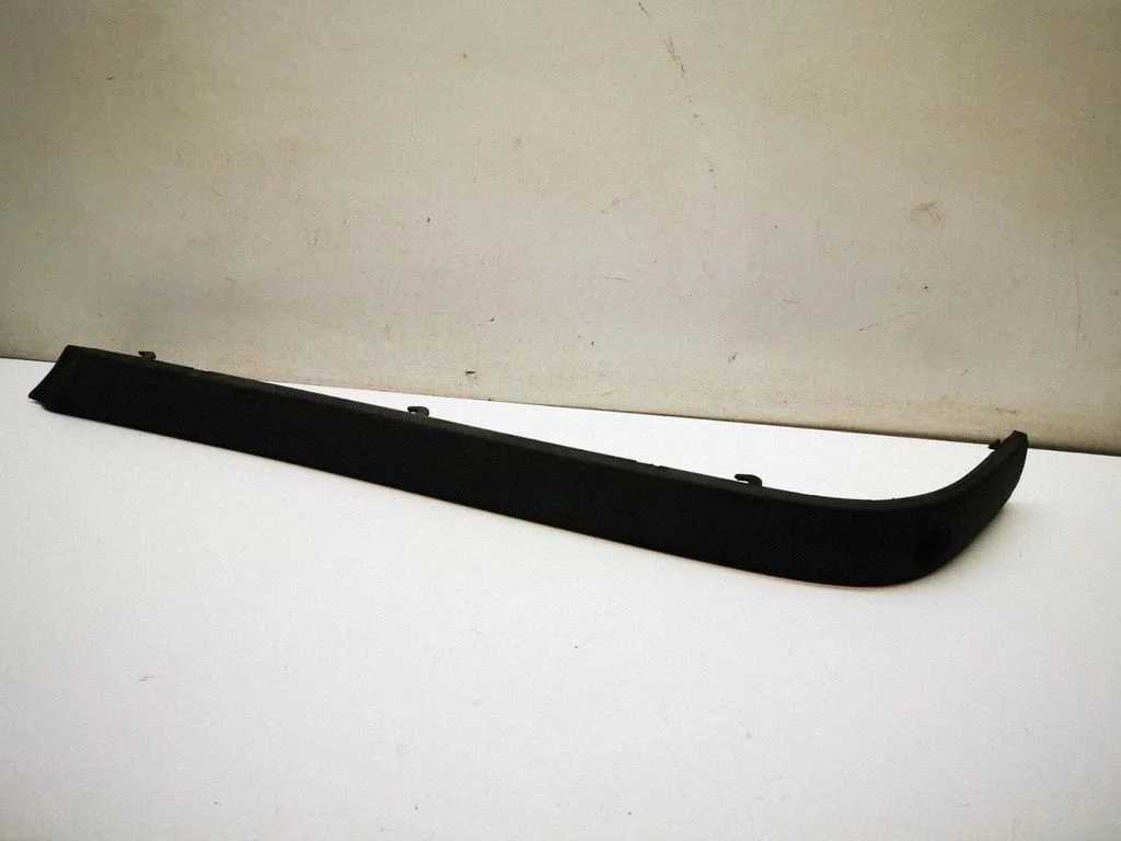 Rear bumper trim bar molding 8135488