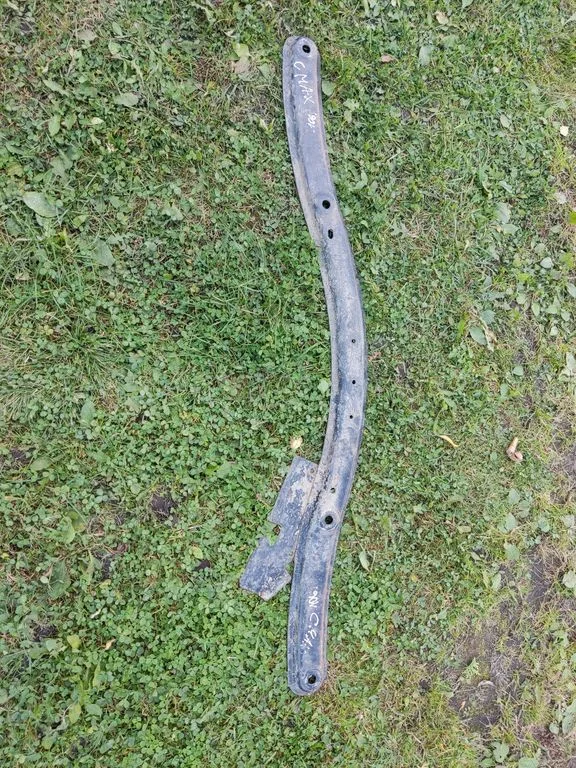 Esistange tugitala 4M51A10684AB