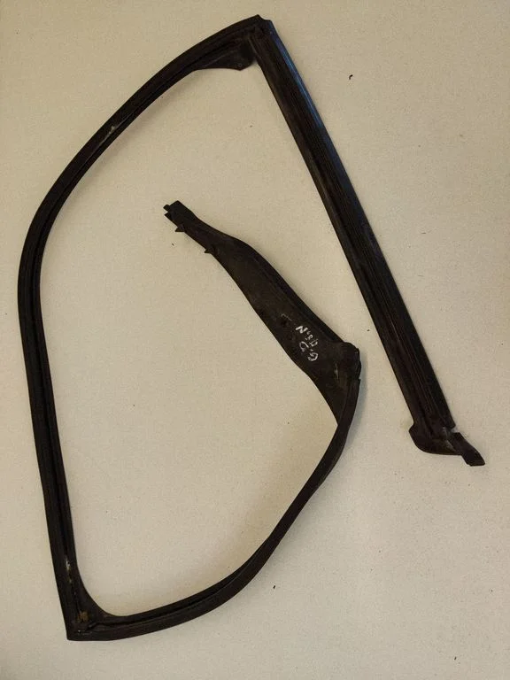Rubber seal rear door 7199784