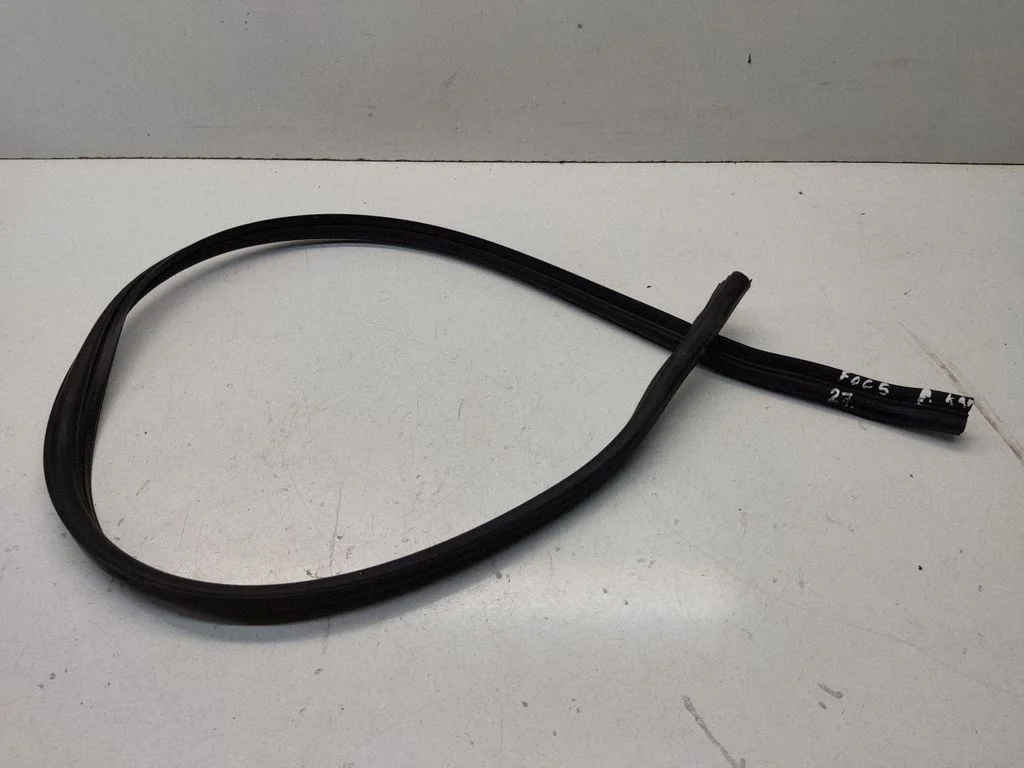 Rubber seal front coupe door window – Ford Focus C-MAX (2003-2010)