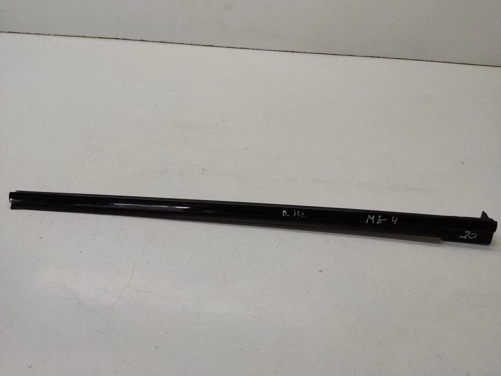 Rubber seal front coupe door window