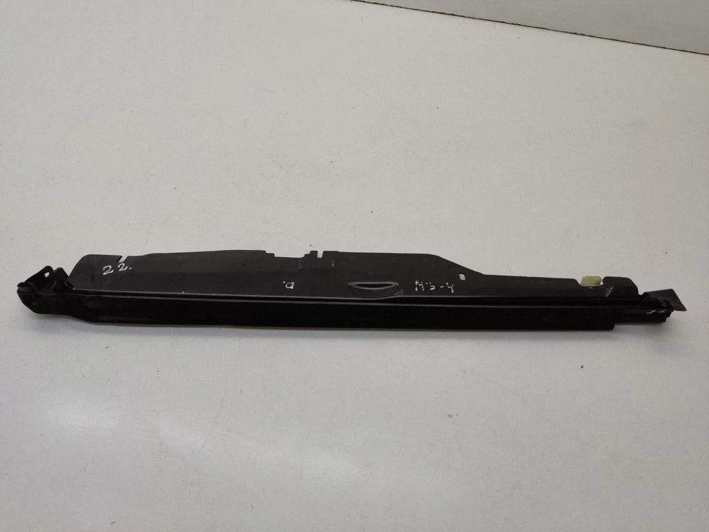 Rubber seal front coupe door window