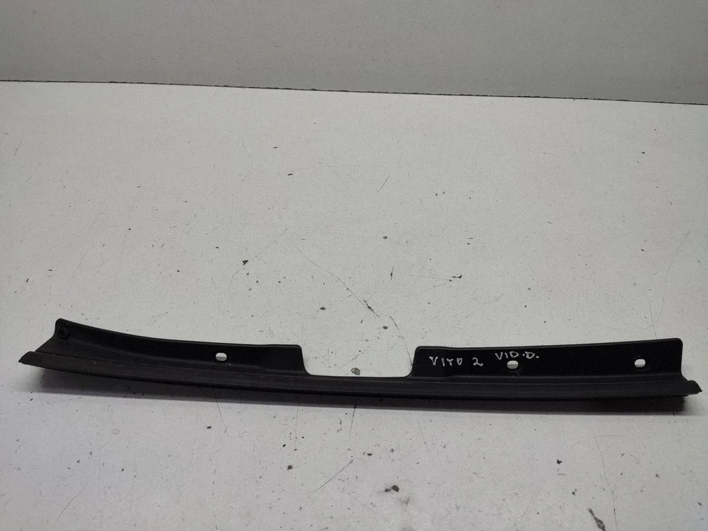 Rubber seal sliding door (on door) – Mercedes-Benz Vito Viano W447 (2014-)