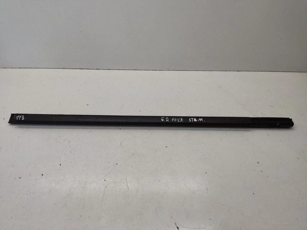 Rubber seal sliding door window/glass – Chrysler Grand Voyager V (2007-2015)