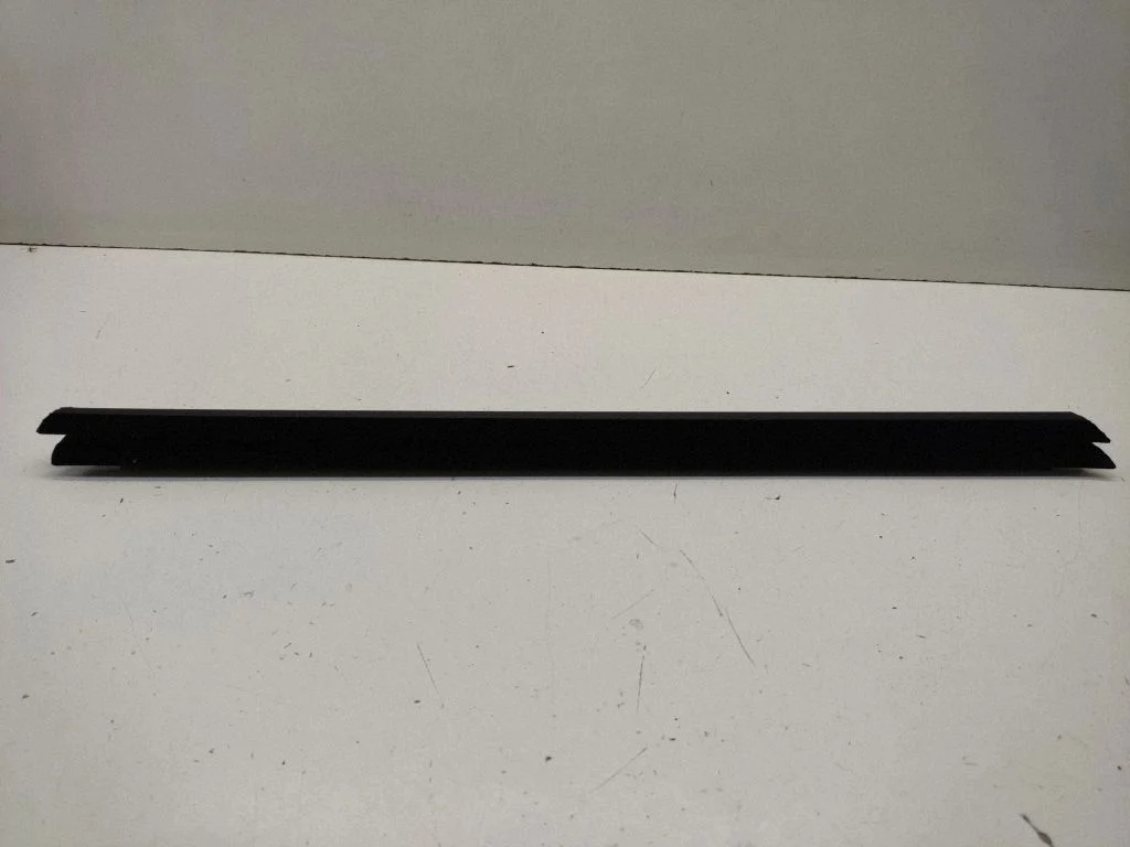Uszczelka szyby drzwi przednich – BMW Seria 3 G20 G21 (2019-)