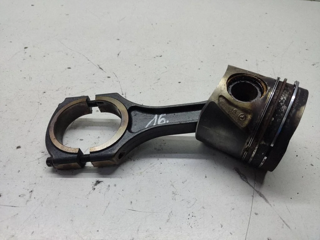 Piston with connecting rod 65100