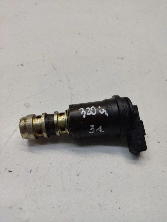 Camshaft position sensor – BMW 3 Series E90 E91 (2005-2012)