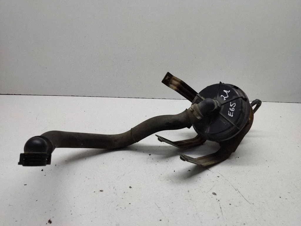 Pompa powietrza wtórnego – BMW Seria 7 E65 E66 (2001-2008)
