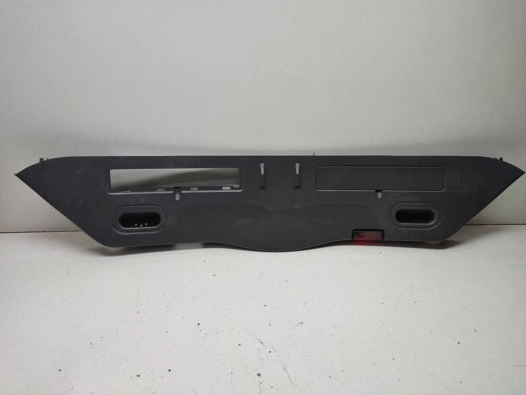 Tailgate trim – BMW 7 Series E65 E66 (2001-2008)