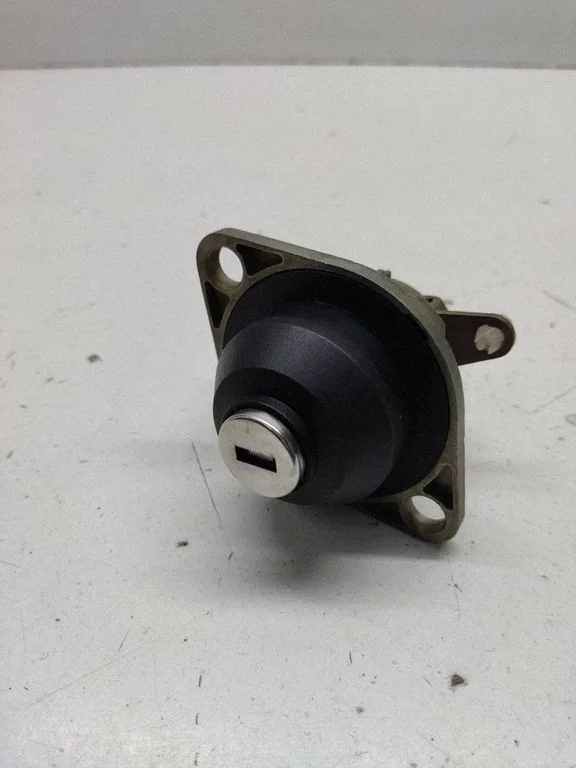Tailgate exterior lock – BMW 5 Series E39 (1996-2003)