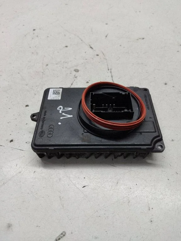 Headlight ballast module Xenon – Audi A7 S7 4K8 (2018-)
