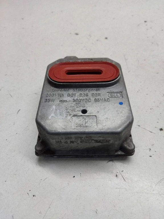 Headlight ballast module Xenon – Mercedes-Benz S-Class W220 (1998-2006)