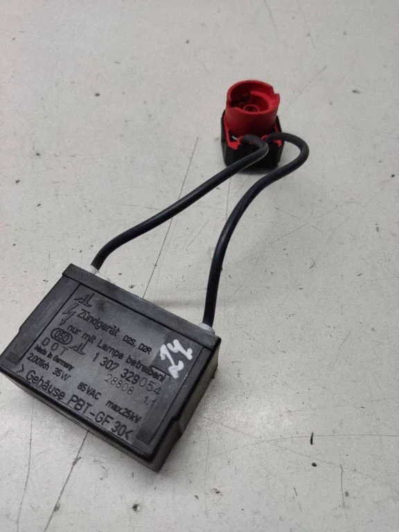 Headlight ballast module Xenon – Mercedes-Benz S-Class W220 (1998-2006)