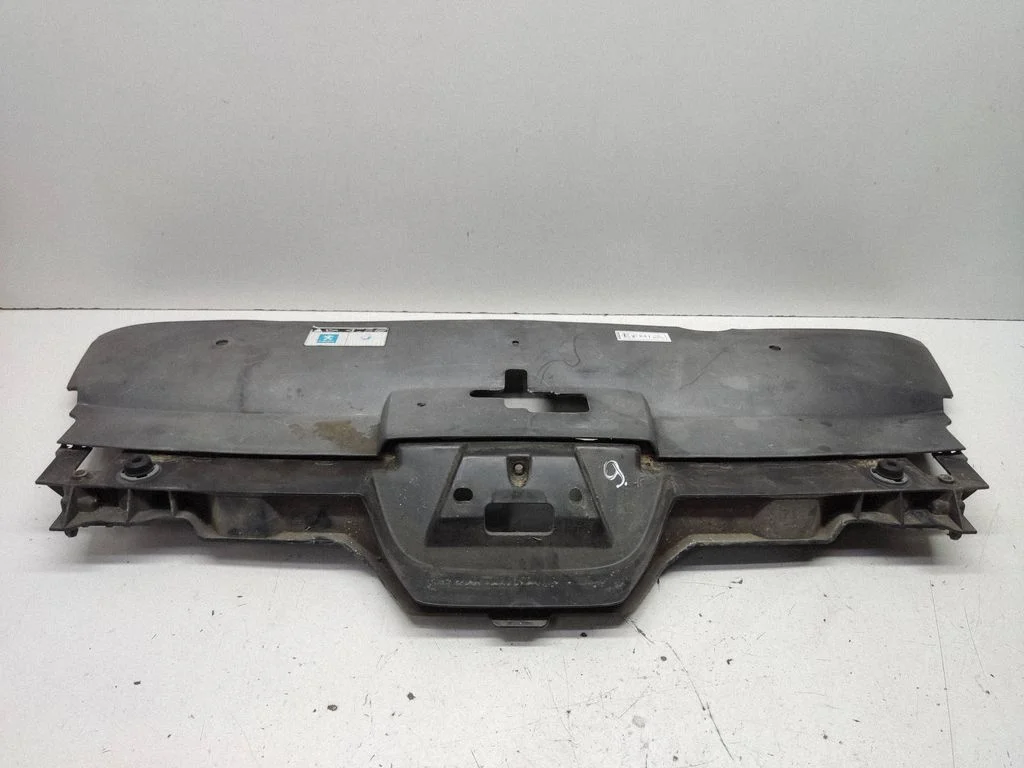 Radiatoru paneļa augšējā daļa 9655652680