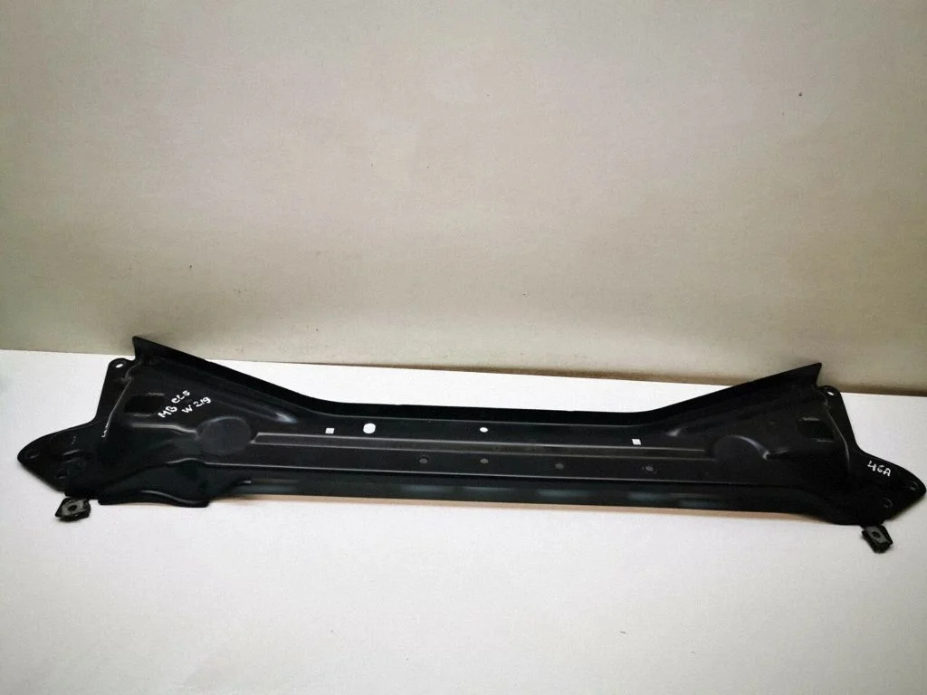 Top upper radiator support slam panel – front