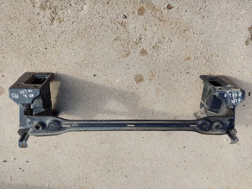 Bottom radiator support slam panel – Mercedes-Benz R-Class W251 (2005-2013)