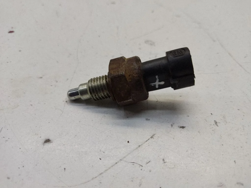 Reversing light switch sensor 3905