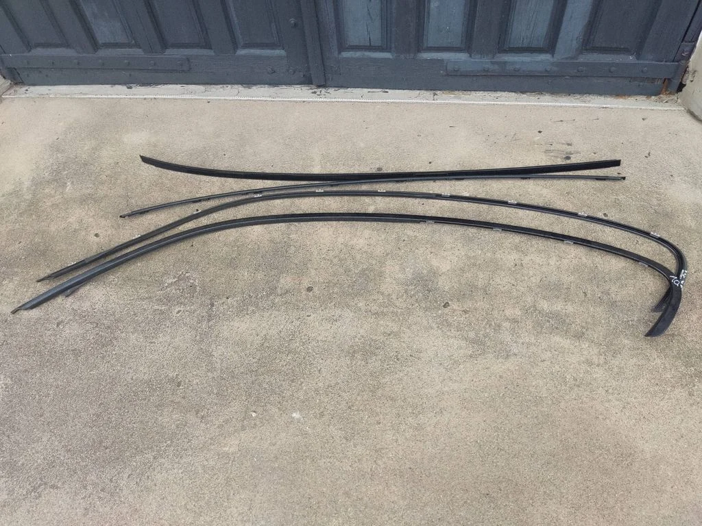 Roof trim bar molding cover 7164950