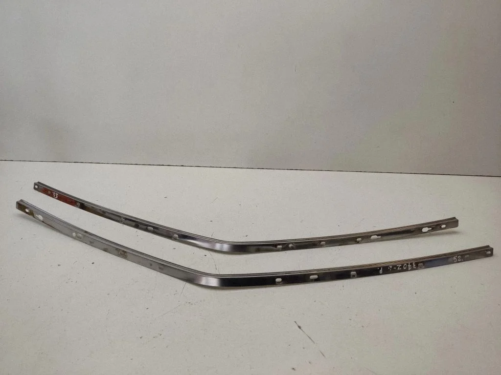 Roof trim bar molding cover