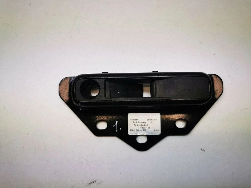 Katuse lukk – BMW 1-seeria E82 E88 (2007-2014)
