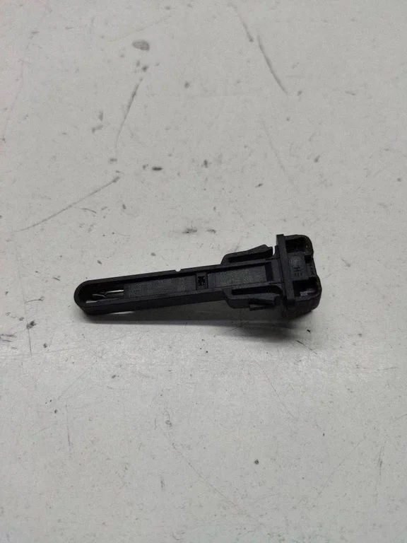 Interior temperature sensor 6930015