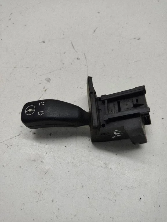 Steering wheel adjustment handle/lever – BMW 5 Series E39 (1996-2003)