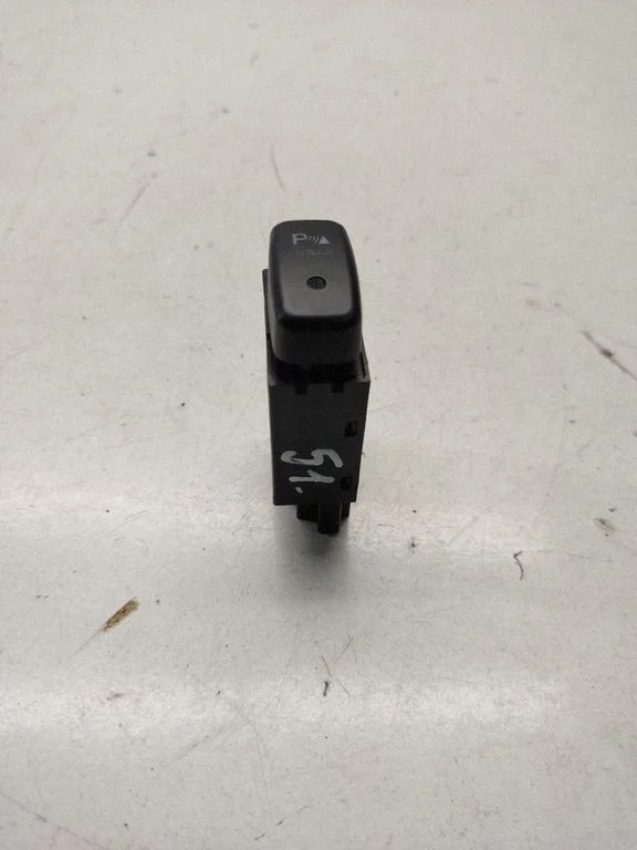 Parking (PDC) sensor switch – Mitsubishi Outlander (2007-2012)