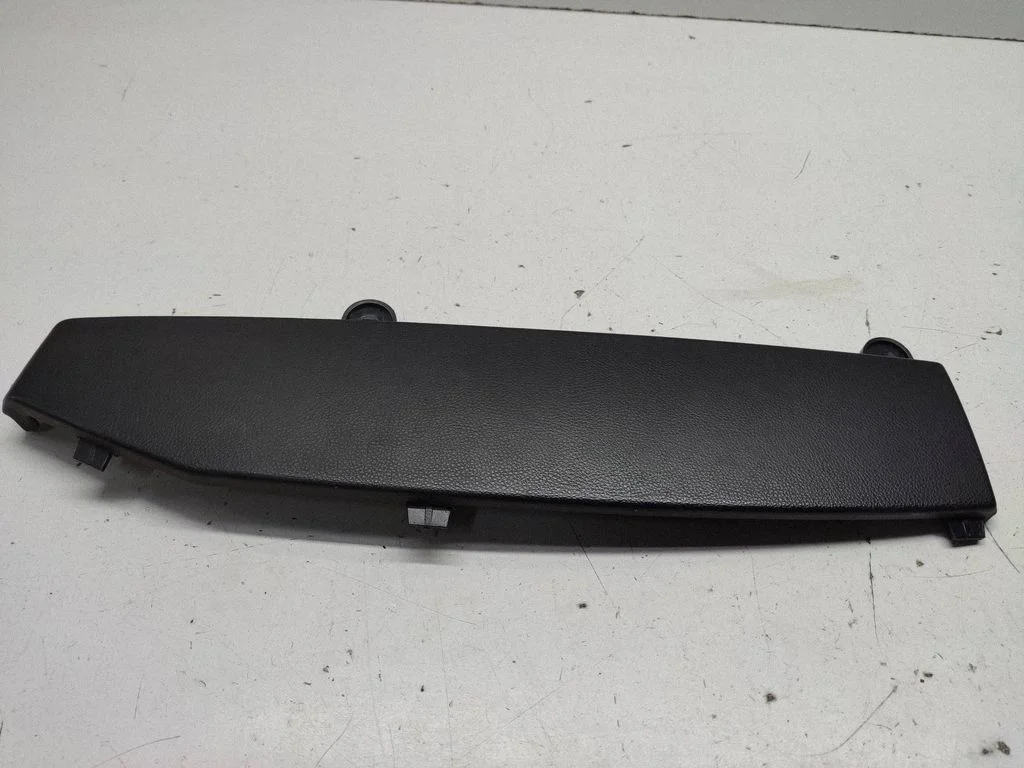 Cita centrālās konsoles (tuneļa) detaļa 7002399