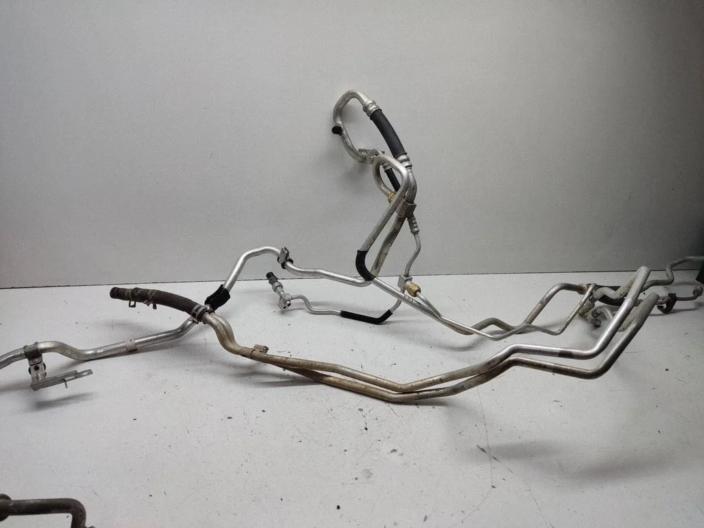 Heater radiator pipe/hose 04677646AD