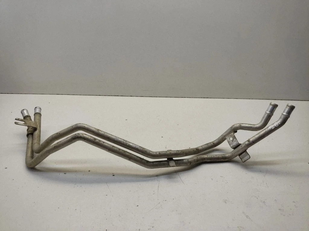 Heater radiator pipe/hose – front