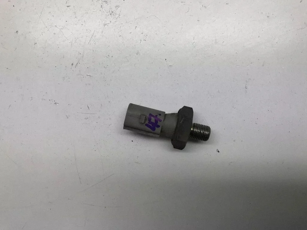 Oil pressure sensor – Audi A4 S4 B6 8E 8H (2001-2005)