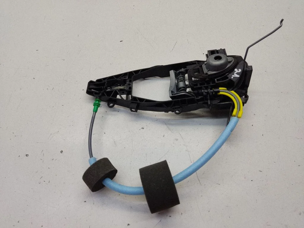 Wspornik klamki zewnętrznej drzwi przednich – BMW Seria 3 G20 G21 (2019-)