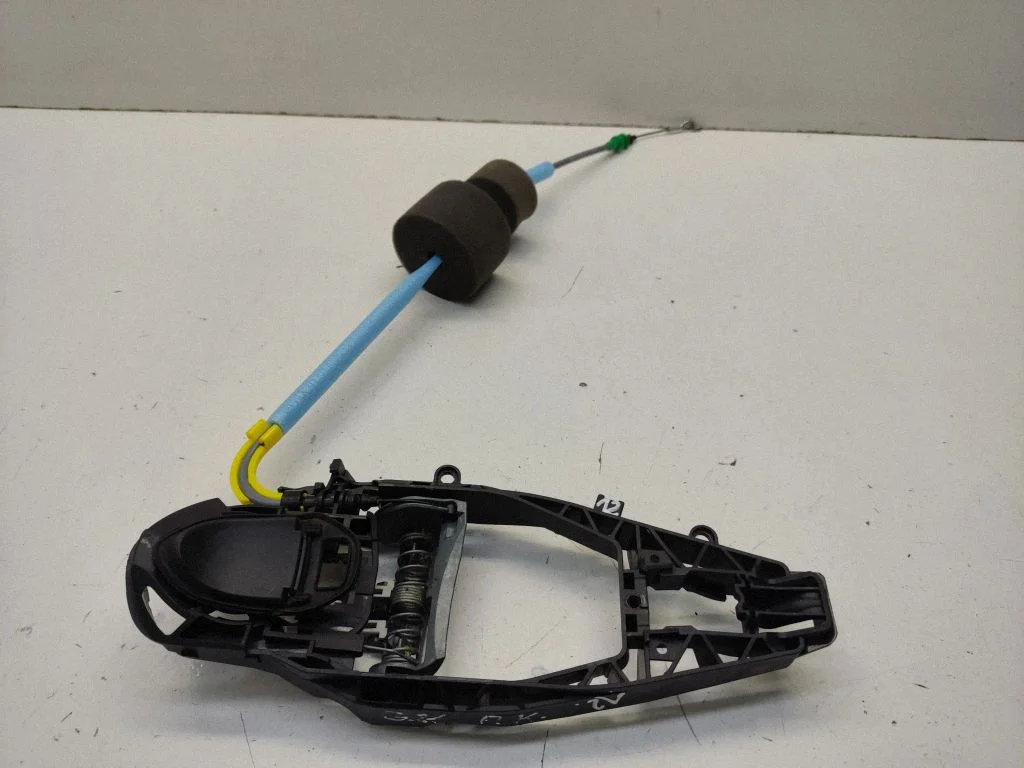 Wspornik klamki zewnętrznej drzwi przednich – BMW Seria 3 G20 G21 (2019-)