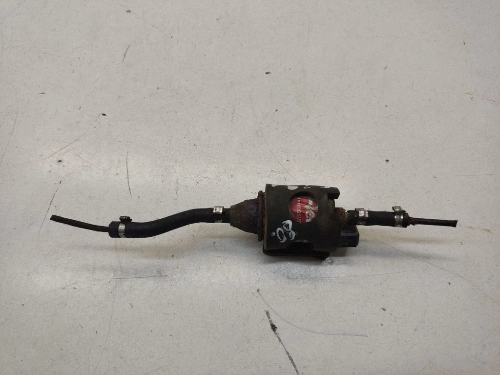 Webasto auxiliary heater fuel pump – BMW 5 Series E39 (1996-2003)