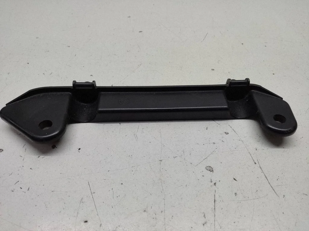 Radiator mount bracket 1709347