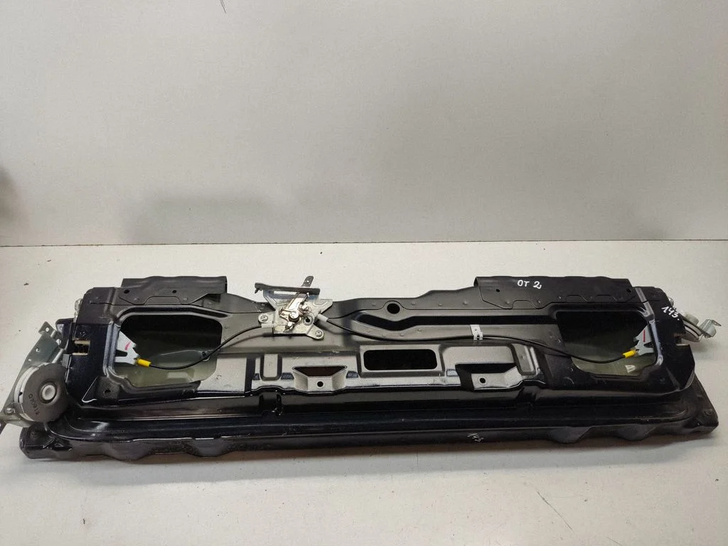 Tailgate trim – Mitsubishi Outlander (2007-2012)