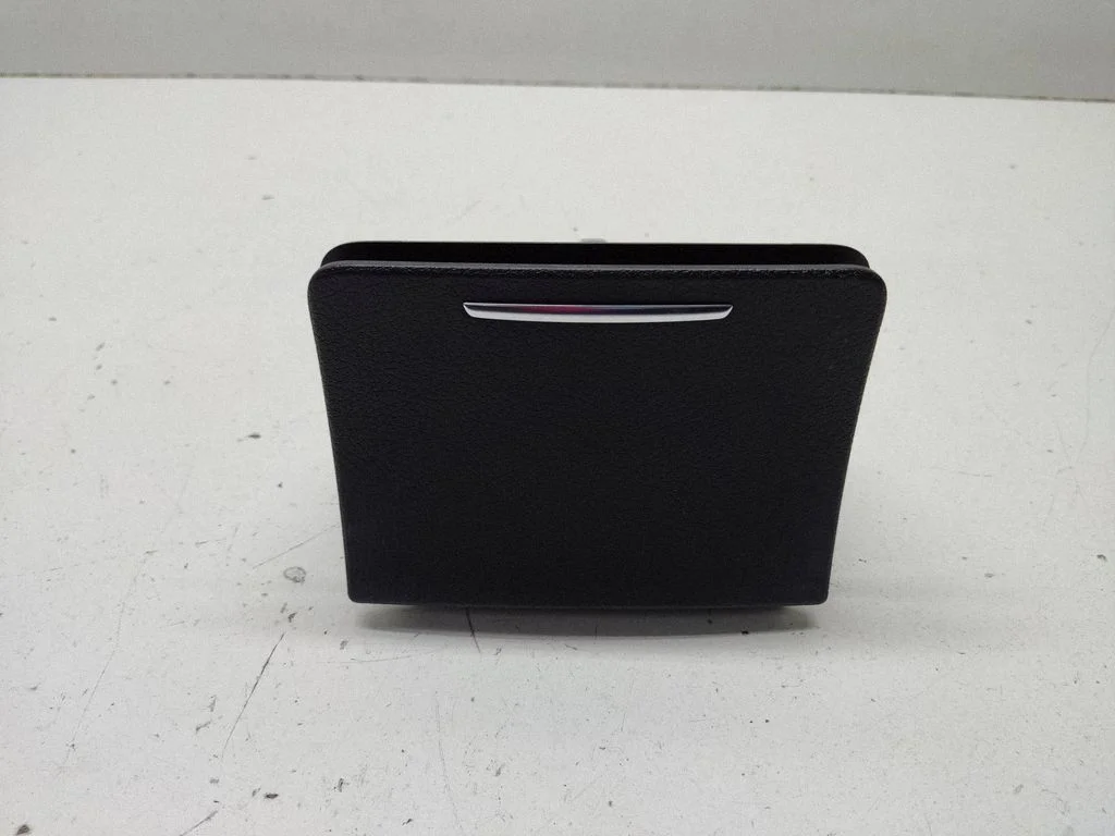 USB socket connector – Mercedes-Benz E-Class W213 (2016-)