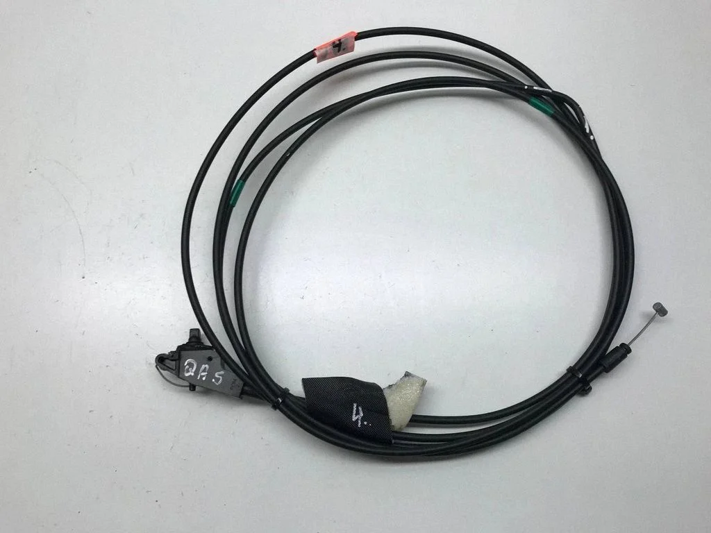 Fuel cap flap release cable – Nissan Qashqai+2 (2008-2010)