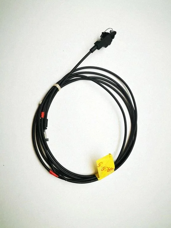 Fuel cap flap release cable – Nissan Qashqai+2 (2008-2010)