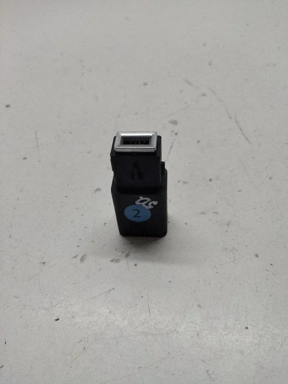 USB socket connector – Opel Mokka X (2019-)