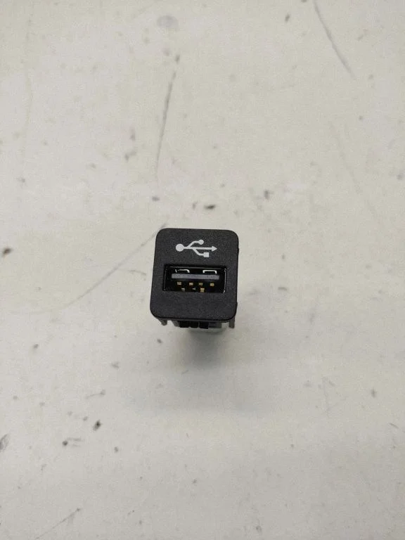 USB socket connector – BMW 3 Series G20 G21 (2019-)