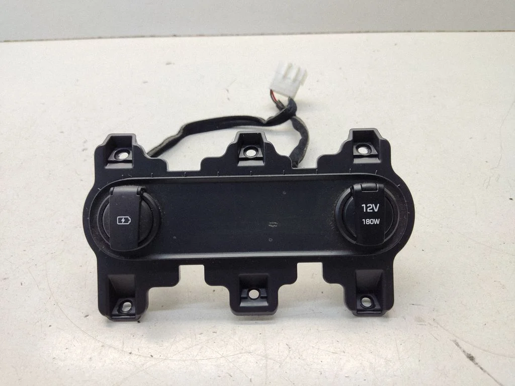 USB socket connector – Hyundai Kona I (2017-2023)
