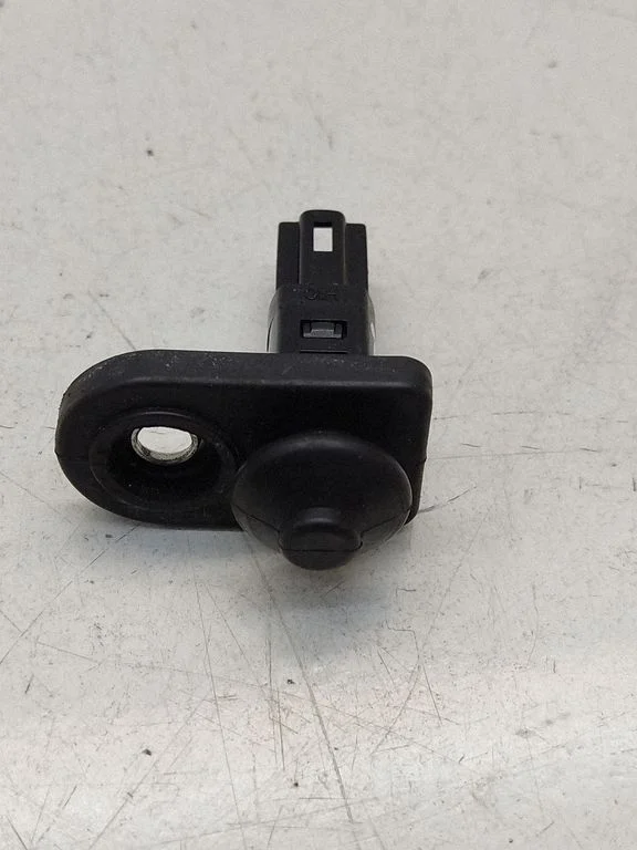 Rear door sensor – Hyundai Tucson JM (2004-2009)